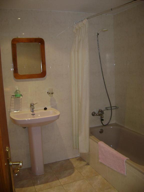 Hostal Venta San Blas Almandoz Bilik gambar